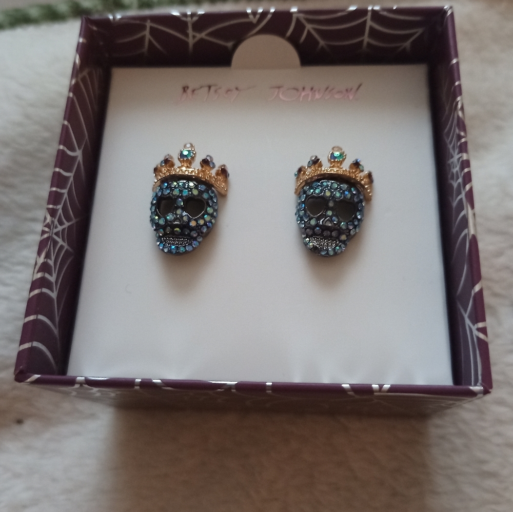Betsey Johnson skull and crown earrings